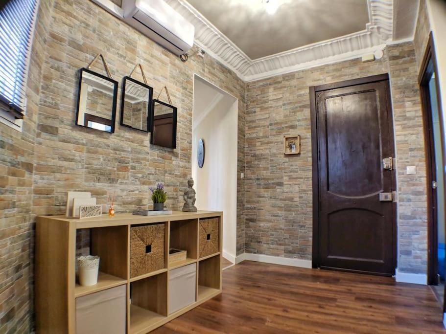 Apartamento Bonito Y Amplio Piso Junto A La Plaza De Toros. Valencia